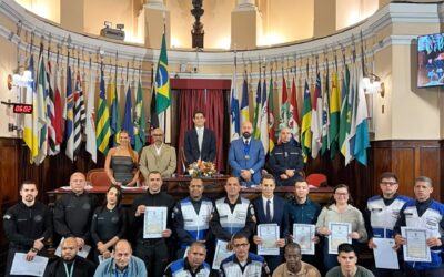 Vereador Renato Cariello homenageia profissionais envolvidos em operação contra exercício ilegal da medicina veterinária